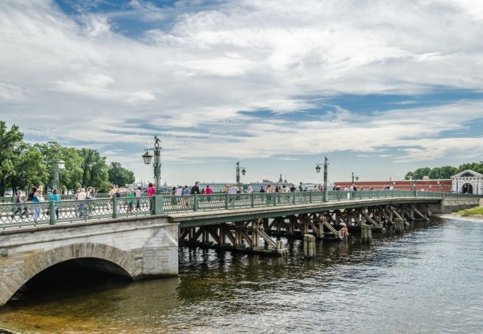 Ioannovskiy Bridge_in_SPB
