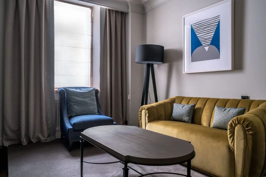 Бутик-отель Boutique 59 в Санкт-Петербурге - современный стильный интерьер номера и лобби-зона