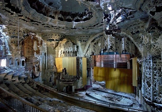 u0421u0430u043cu044bu0435 u043du0435u043eu0431u044bu0447u043du044bu0435 u043au0438u043du043eu0442u0435u0430u0442u0440u044b u041fu0435u0442u0435u0440u0431u0443u0440u0433u0430