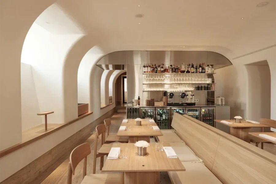 Минималистичный интерьер Osteria Betulla