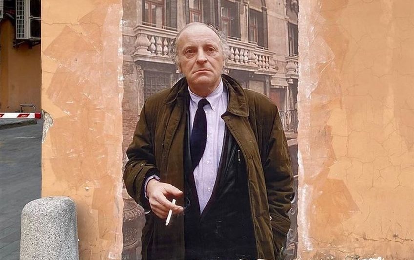 24 мая в Петербрге появилось новое граффити-фреска, в честь юбилея Иосифа Бродского. Но новая работа не продержалась на стене и суток, что стало поводом для начала борьбы жителей города за уличное творчество. Полная хронология противостояния петербуржцев за портрет Бродского, от стирания краски до поддержки звёзд — в нашем материале.