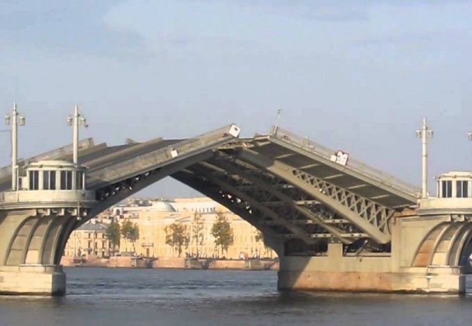 u0411u043bu0430u0433u043eu0432u0435u0449u0435u043du0441u043au0438u0439 u043cu043eu0441u0442 u0440u0430u0437u0432u0435u0434u0443u0442 u0434u043du0435u043c