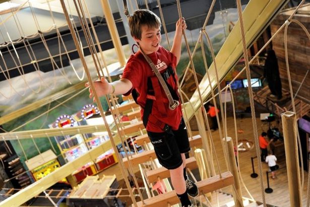 u0411u043eu043bu044cu0448u043eu0439 u043au0440u044bu0442u044bu0439 u0432u0435u0440u0435u0432u043eu0447u043du044bu0439 u043fu0430u0440u043a u043eu0442u043au0440u043eu044eu0442 u0432 u041fu0435u0442u0435u0440u0431u0443u0440u0433u0435