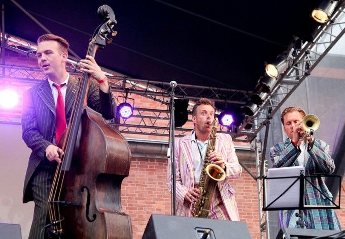 u041du0430 u043fu043bu043eu0449u0430u0434u0438 u041eu0441u0442u0440u043eu0432u0441u043au043eu0433u043e u0432 u043du0430u0447u0430u043bu0435 u0438u044eu043bu044f u043fu0440u043eu0439u0434u0435u0442  XII u043cu0435u0436u0434u0443u043du0430u0440u043eu0434u043du044bu0439 u0444u0435u0441u0442u0438u0432u0430u043bu044c u00abu041fu0435u0442u0440u043eu0414u0436u0430u0437u00bb