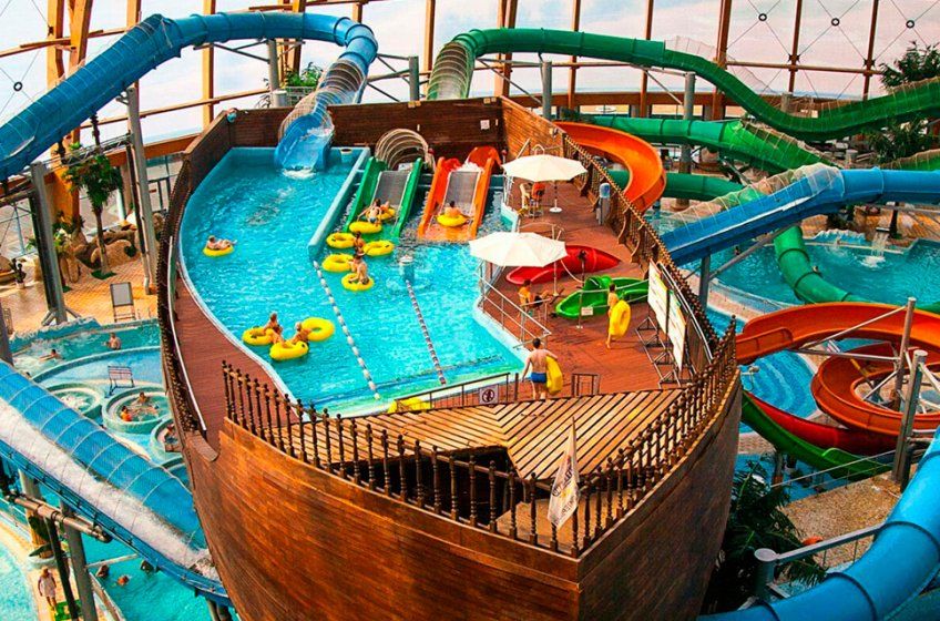 Собрали 15 мест в Петербурге для семейного отдыха на каникулах — лазертаг с актёрами, города профессий, лазерный пейнтбол в лабиринтах и студии, где можно рисовать прямо на стенах.