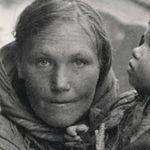 Записки из блокадных дневников жителей Ленинграда. Читая эти строки невозможно не пустить слезу. Это были тяжелые времена, которые нельзя забывать.