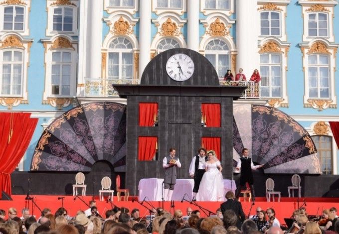 u041eu043fu0435u0440u0443 u00abu0421u0432u0430u0434u044cu0431u0430 u0424u0438u0433u0430u0440u043eu00bb u043fu043eu043au0430u0436u0443u0442 u0431u0435u0441u043fu043bu0430u0442u043du043e u0432 u0426u0430u0440u0441u043au043eu043c u0421u0435u043bu0435