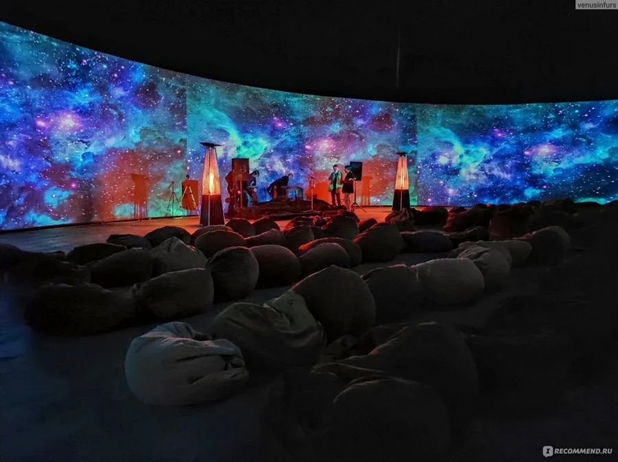 Внутренний зал Люмьер-Холла