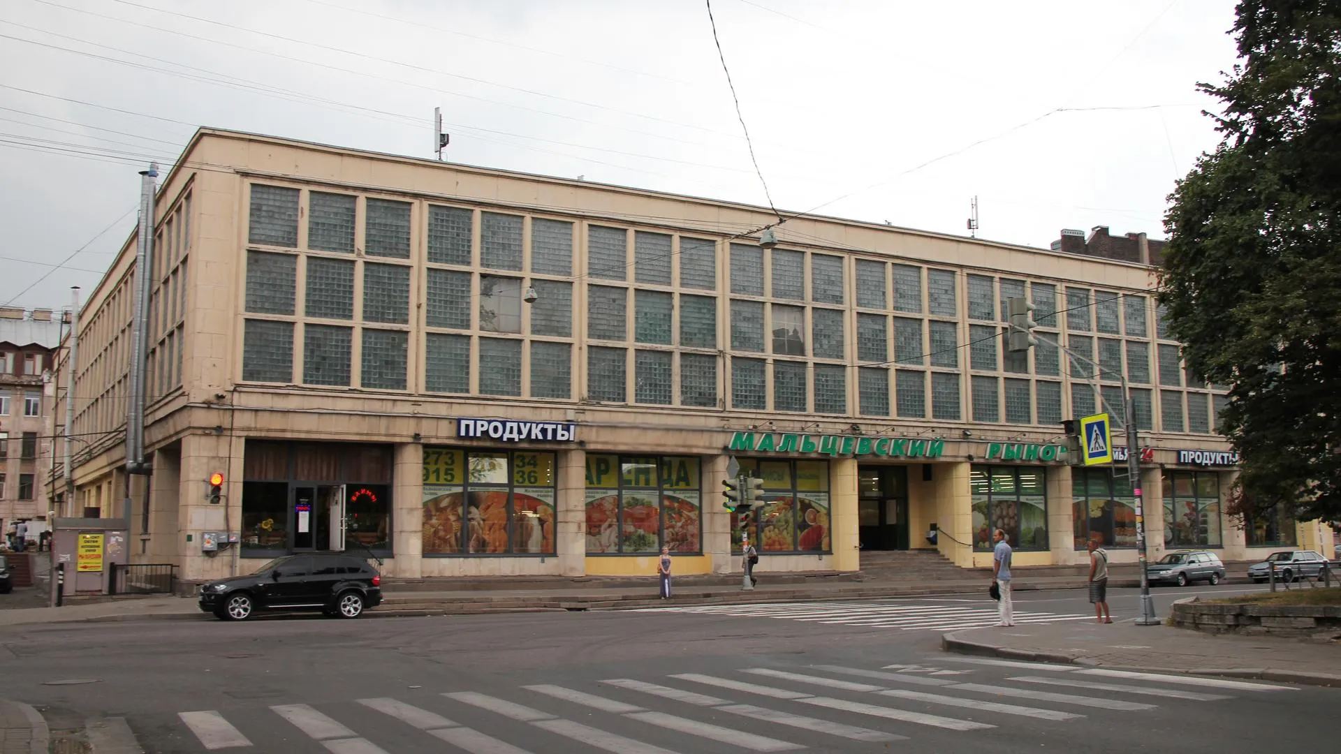 Мальцевский рынок на улице Некрасова в Санкт-Петербурге