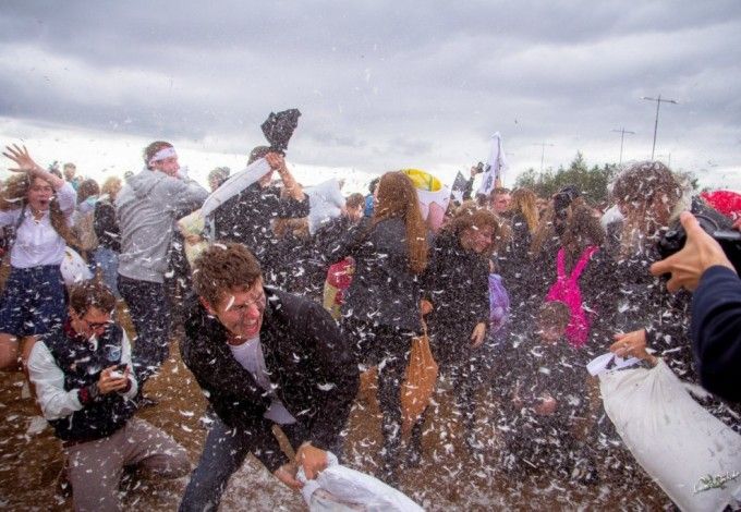 u0411u0438u0442u0432u0430 u043fu043eu0434u0443u0448u043au0430u043cu0438 u043fu0435u0440u0435u0434 u0422u042eu0417u043eu043c