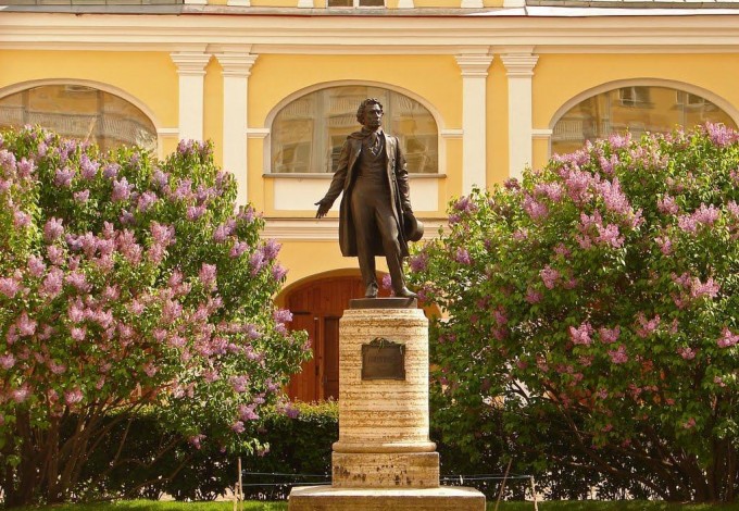 u0412 u0414u0435u043du044c u0440u043eu0436u0434u0435u043du0438u044f u041fu0443u0448u043au0438u043du0430 u043cu0443u0437u0435u0438 u0431u0443u0434u0443u0442 u0440u0430u0431u043eu0442u0430u0442u044c u0431u0435u0441u043fu043bu0430u0442u043du043e