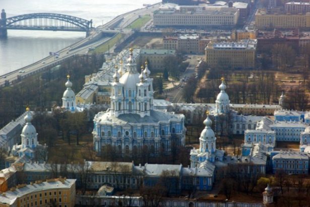 3 u0430u0432u0433u0443u0441u0442u0430 1835 u0433u043eu0434u0430 u0431u044bu043b u043eu0441u0432u044fu0449u0435u043d u0421u043cu043eu043bu044cu043du044bu0439 u0441u043eu0431u043eu0440