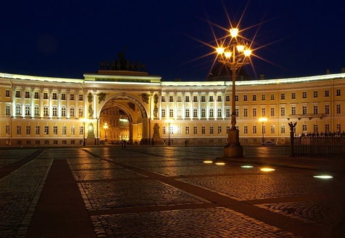 С 4 по 5 ноября в Петербурге пройдет Всероссийская культурная акция «Ночь искусств», в рамках которой организаторы устроят встречи с писателями, актёрами, музыкантами и художниками. Петербуржцев будут ждать различные мастер-классы, выставки, концерты, спектакли. Также, на Фонтанке сыграют пятичасовой концерт ко дню рождения В. А. Моцарта.