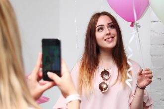 21 декабря с 18:00 до 21:30 в Центре сексуального образования Secrets пройдёт клиентский день «Перезагрузи отношения в Новом году», посвященный решению насущных проблем пред- и постновогодних периодов в плане отношений.&nbsp;Программа клиентского дня: