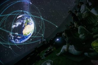 Гаджеты и эксперименты, объемные голограммы и световые инсталляции, выставка картин дополненной реальности и полное погружение в виртуальный мир. Все это ждет гостей фестиваля&nbsp;TECH Weekend с 3 по 6 января в&nbsp;Музее связи А.С. Попова.