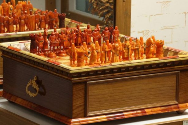 «А для тех, кто находит романтику в петербургской осени, мы организуем мастер-класс по приготовлению глинтвейна. Вы научитесь делать самый пряный и ароматный напиток, с которым так приятно прогуляться даже по дождливым паркам города. Ждем Вас 30 сентября на наших мастер-классах!»