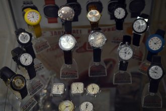 Фестиваль "Зимний вечер света" в Петербурге становится традицией прощания с зимним сезоном.