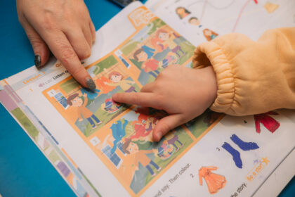 Конкурс в гимназии Петербурга — до 15 детей на место. Собрали 15 центров, где реально готовят: от 575₽ за занятие до полного дня с нейропсихологом. Адреса во всех районах, прозрачные цены, возврат 13% налога.