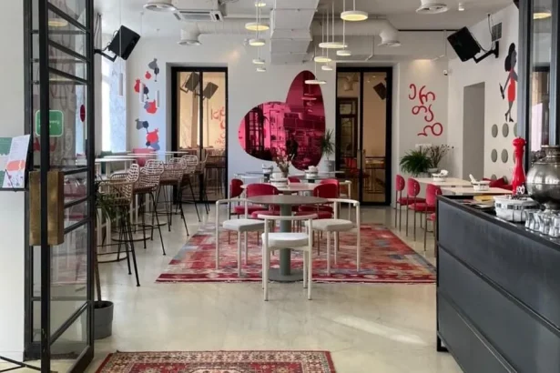 25 августа в Питерском клубе The Place группа "Калинов Мост" даст необычный концерт под названием "Летняя Акустика".