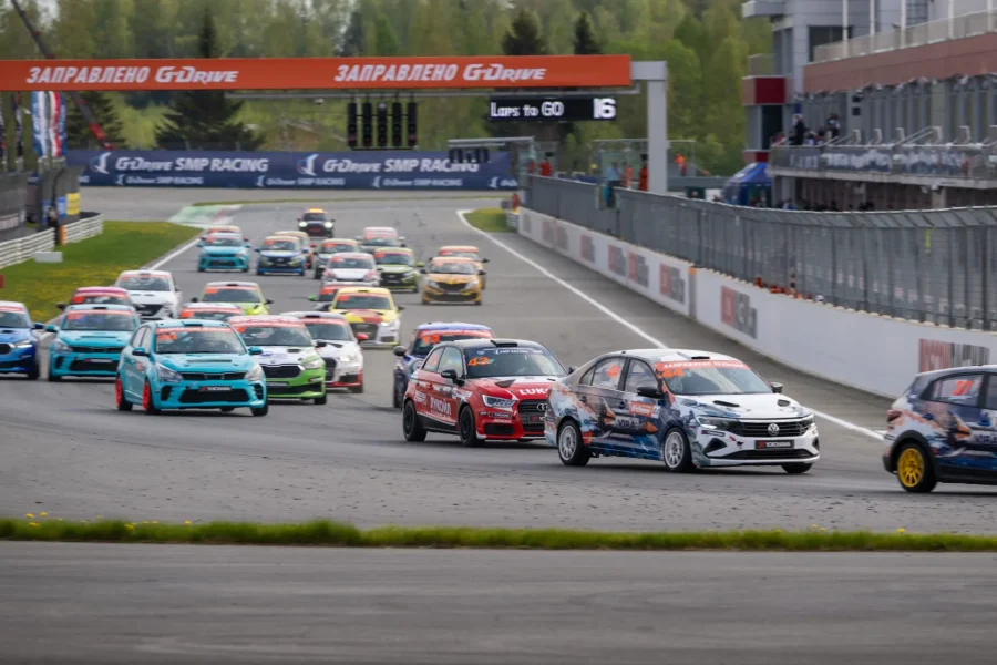 15 главных событий июня в Петербурге: афиша белых ночей 2025 28 Июнь в Петербурге — это не просто месяц, а целая вселенная возможностей. Белые ночи превращают город в декорацию для счастья: от оперы под звездами до SUP-прогулок по Фонтанке.