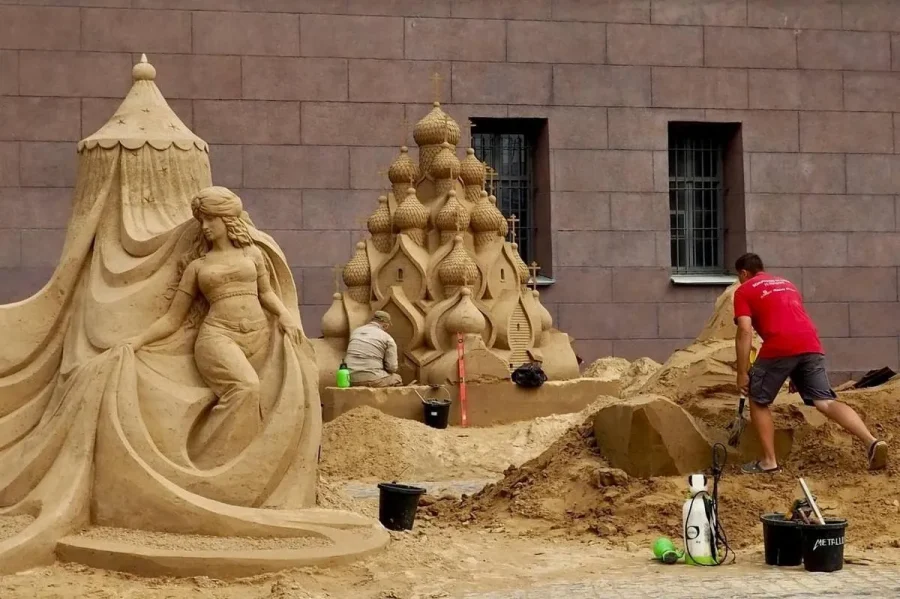 15 главных событий июня в Петербурге: афиша белых ночей 2025 41 Песчаные скульптуры в Петропавловской крепости