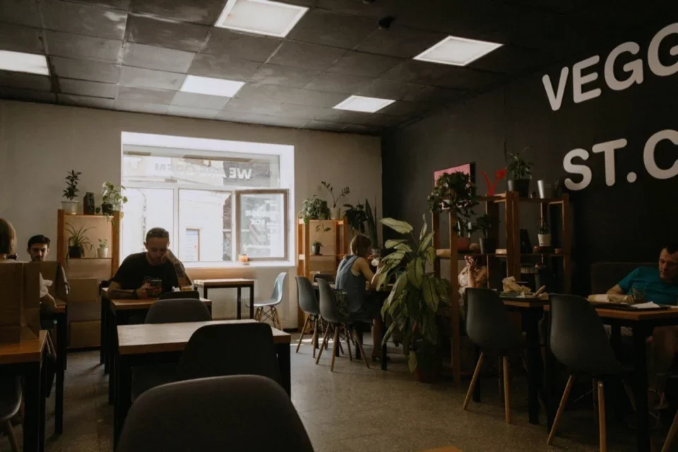 15 мест где вкуснее всего для веганов в Санкт-Петербурге 52 Веганское кафе Veggie Box в Санкт-Петербурге — бургеры и пицца