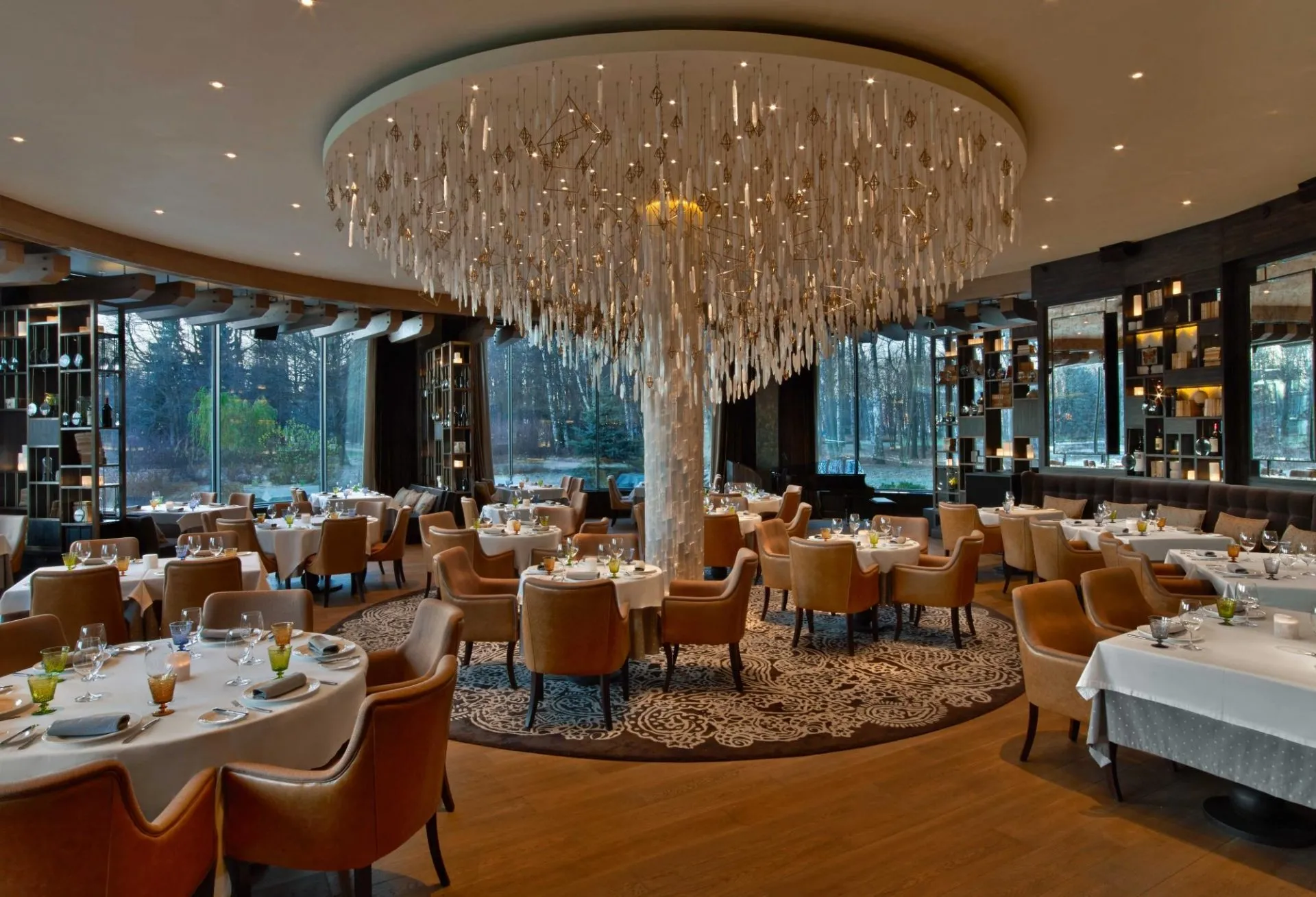 15 лучших итальянских ресторанов в Петербурге: 2025-2026 55 Ресторан Il Lago dei Cigni в Санкт-Петербурге — дворцовая роскошь на Крестовском острове