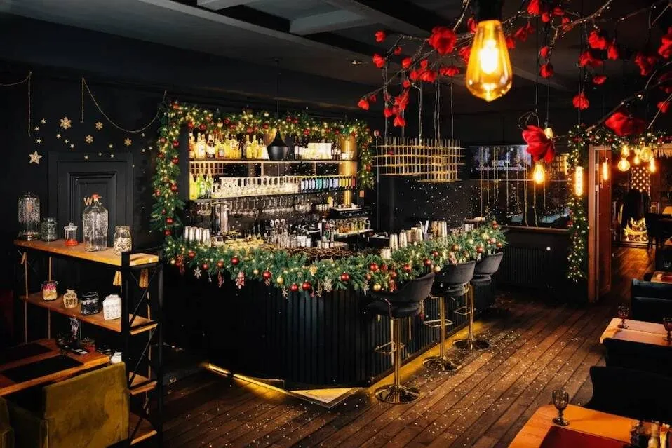 13 площадок для встречи Нового года 2026 в Петербурге 50 PAR — мистический Новый год с тарологом и авторским банкетом