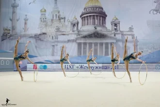 Абонемент 5000₽, а в конце года минус 300 тысяч. Разбираем 15 секций Петербурга: реальные цены, что входит и что нет, как устроен отбор в бесплатные группы. От плавания за 1700₽ до хоккея за 20000₽ в месяц.