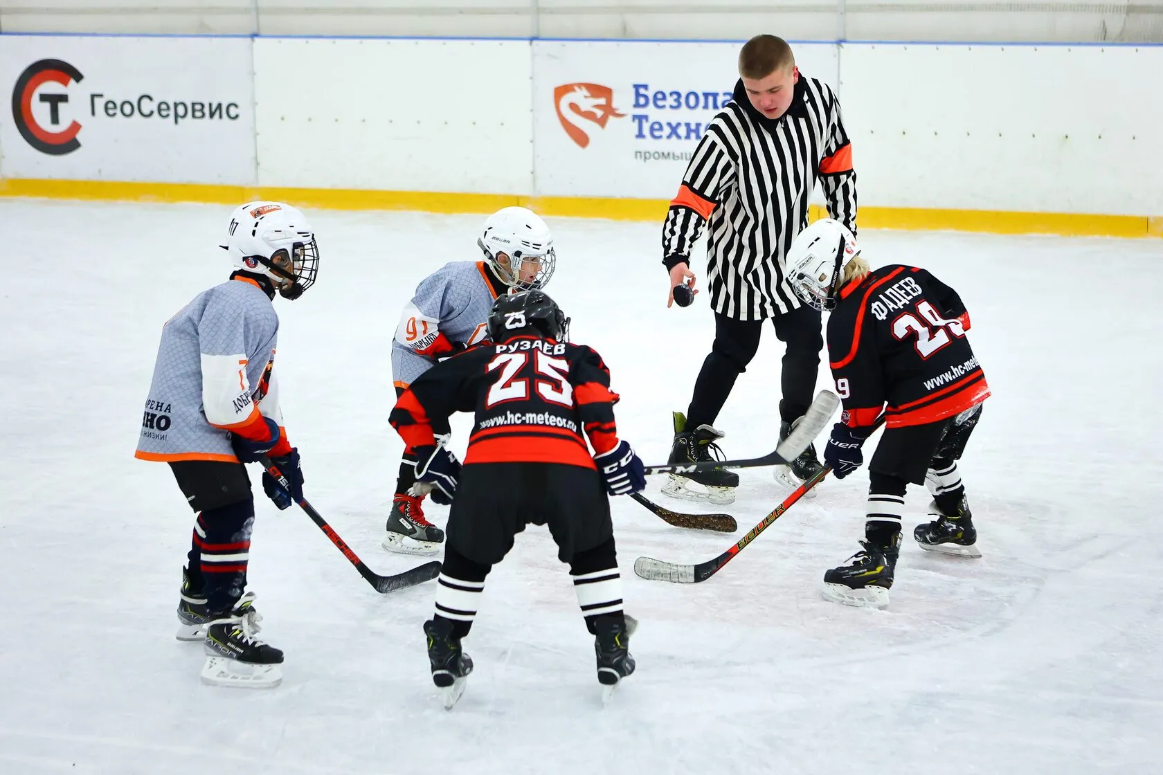 15 спортивных секций для детей в СПб: цены, отбор, скрытые расходы 63 Хоккейная школа Метеор — альтернатива системе СКА