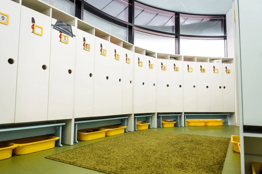 15 лучших частных детских садов Петербурга 59 Выбор частного детского сада — решение, определяющее развитие ребенка на годы вперед. Изучили 40+ частных дошкольных учреждений Петербурга и отобрали 15 лучших с проверенными лицензиями, от Монтессори-среды до STEM-программ. С ценами от 34 000₽, отзывами родителей и инсайдами о том, что знают только свои.