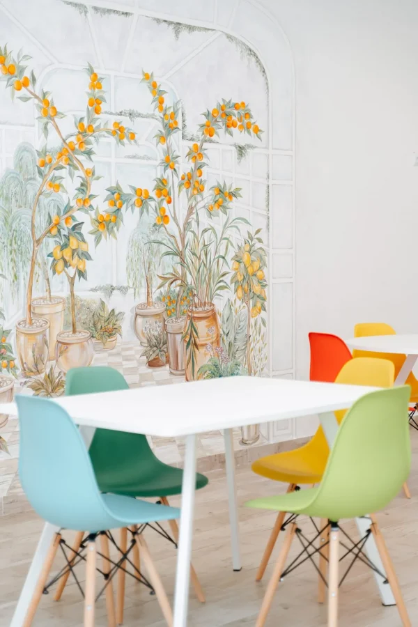 Лучшие частные школы Петербурга: ТОП-15 учебных заведений для вашего ребенка 43 Например, в школе Priviata внимание уделяется игровым подходам и развитию критического мышления и креативности. Лицей «Паскаль» и школа «Аксон» подчеркивают важность индивидуального подхода и всестороннего развития учеников. В школе «Деловая волна» сочетаются российские и британские образовательные стандарты, а «Тет-А-Тет» привлекает сильным акцентом на творчество и искусства. Эти и другие частные школы Петербурга обеспечивают высокий уровень обучения и подготовку к современной жизни.