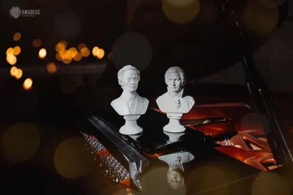 20 марта в Петрикирхе прозвучат шедевры классики при свечах. Орган и рояль в исполнении солистов Мариинского театра. Билеты от 1100 рублей.