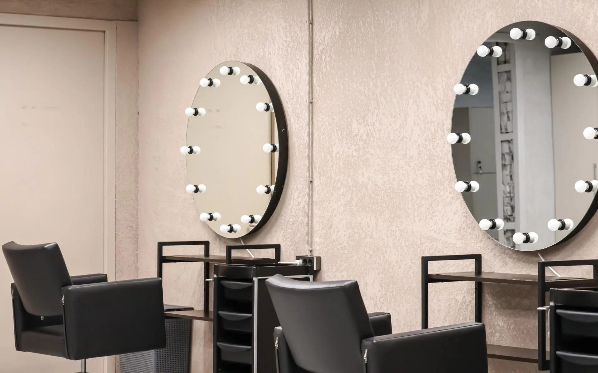 10 лучших коворкингов Петербурга: цены, адреса и условия 21 Бьюти-коворкинг Karamelka Place в Санкт-Петербурге