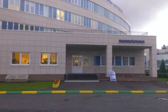 12 клиник с лицензией: государственный центр МЧС имени Никифорова, Grandmed, СПИК, ABIA, Dega, Пирогова. Маммопластика, ринопластика, блефаропластика.
