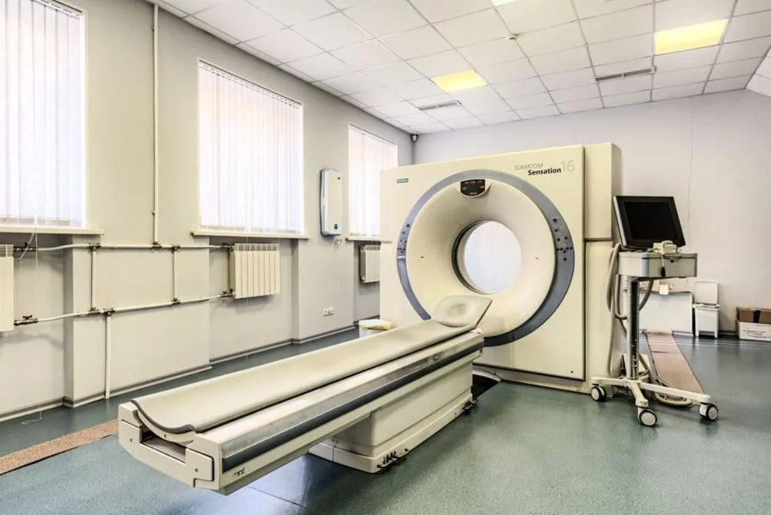 128 срезов в ICLINIC, кардио-КТ от 3700 ₽ на Стачек, конусная 3D-КТ челюстей в «Семи докторах», КТ ночью со скидкой в «Магните».